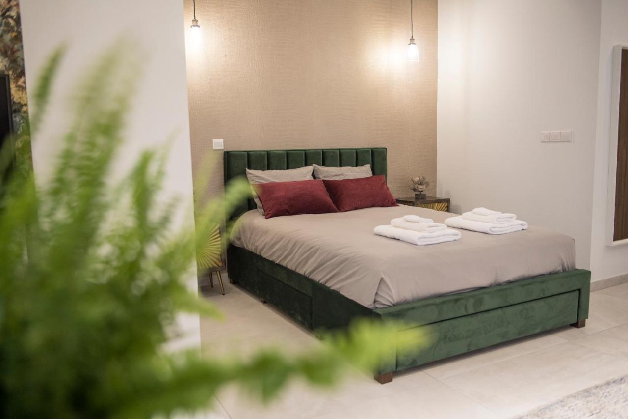 Skin Suites-Luxury Living Nikosia Exterior foto